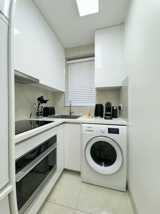 The Mayfair Gem Apartament
